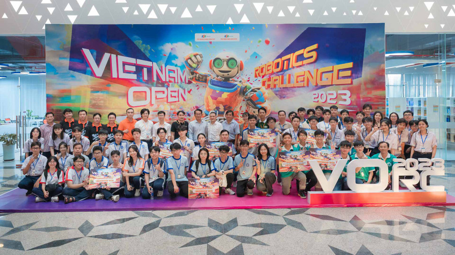 32 đội thi xuất sắc đến từ các trường THPT khu vực ĐBSCL tham gia tranh tài tại Cuộc thi.