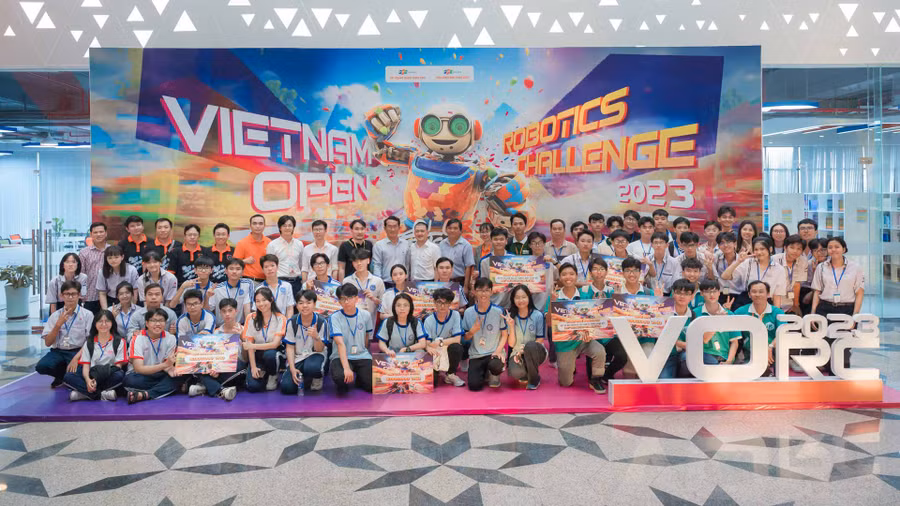 32 đội thi xuất sắc đến từ các trường THPT khu vực ĐBSCL tham gia tranh tài tại Cuộc thi.