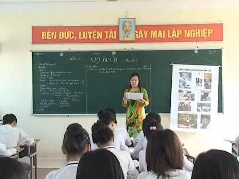 Dứt khoát từ bỏ tư duy ‘không quản được thì cấm’ trong giáo dục