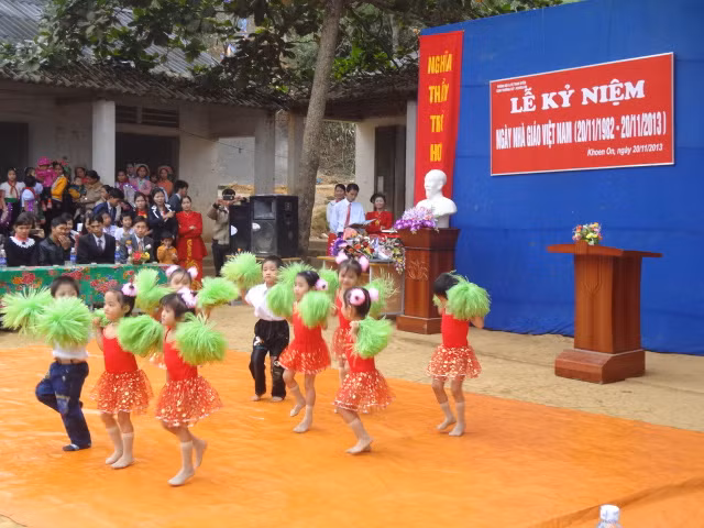 Học sinh trường PTDTBT THCS số 1 Khoen On 