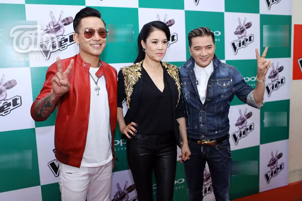 Đàm Vĩnh Hưng tình tứ tặng gấu bông cho Mỹ Tâm