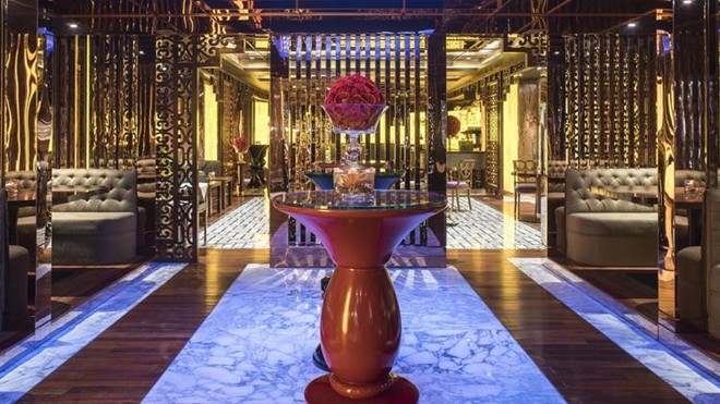 Các khu của R&J Lounge. Các khu ngồi ở R&J Lounge của Reverie Saigon.