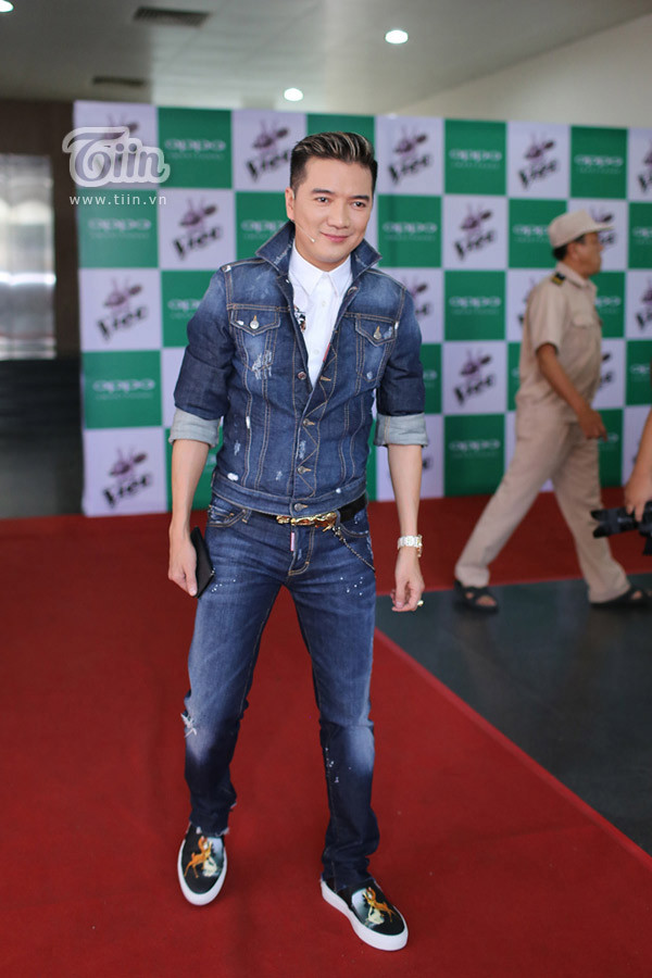 Mr Đàm tặng Mỹ Tâm gấu bông ảnh 7 Đàm Vĩnh Hưng tình tứ tặng gấu bông cho Mỹ Tâm