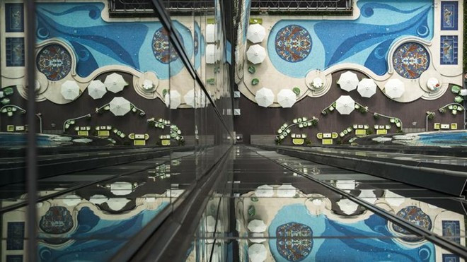 Bể bơi nằm ở hiên tầng 6 khách sạn. Khu vực bể bơi nhìn từ trên cao. Bể bơi nằm ở hiên tầng 6 khách sạn.