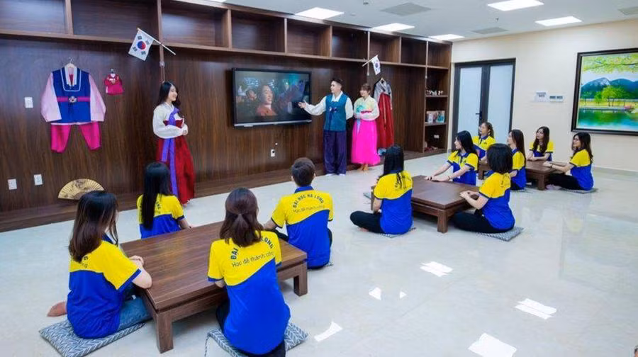 Sinh viên ngành Ngôn ngữ Hàn Quốc - Trường Đại học Hạ Long. Ảnh: Lê Hà