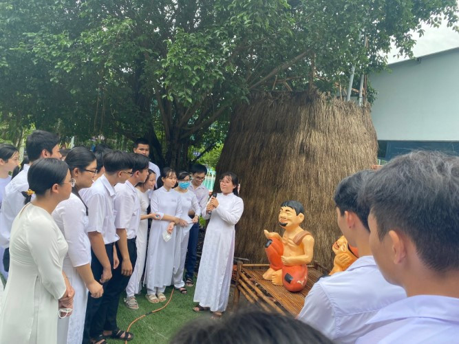 Học sinh tại TPHCM tham gia hoạt động trải nghiệm của dự án “chuyến đi trải nghiệm”. Ảnh. H.A