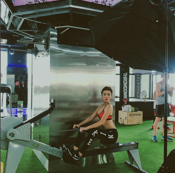 Hà Tăng, Hà Hồ, Kỳ Duyên tập gym cũng khiến người nhìn... bỏng mắt ảnh 12 ha tang, ha ho, ky duyen sexy bong mat o phong tap - 12