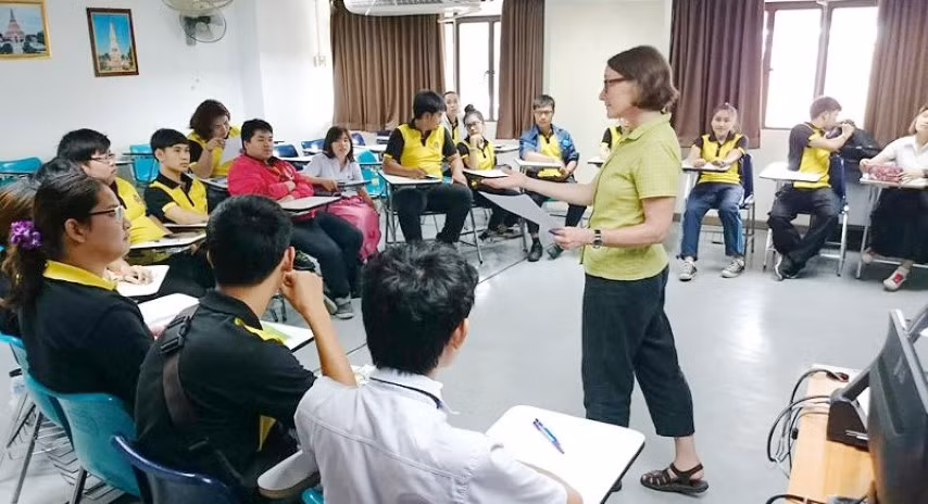 Nhiều trường ĐH ở Thái Lan đã mời giảng viên nước ngoài về giảng dạy để cải thiện chất lượng GD.