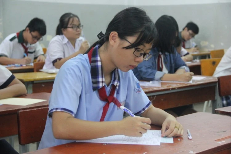 Học sinh lớp 9 tham dự kỳ tuyển sinh vào lớp 10 công lập tại TPHCM năm 2019. Ảnh: P.Nga 