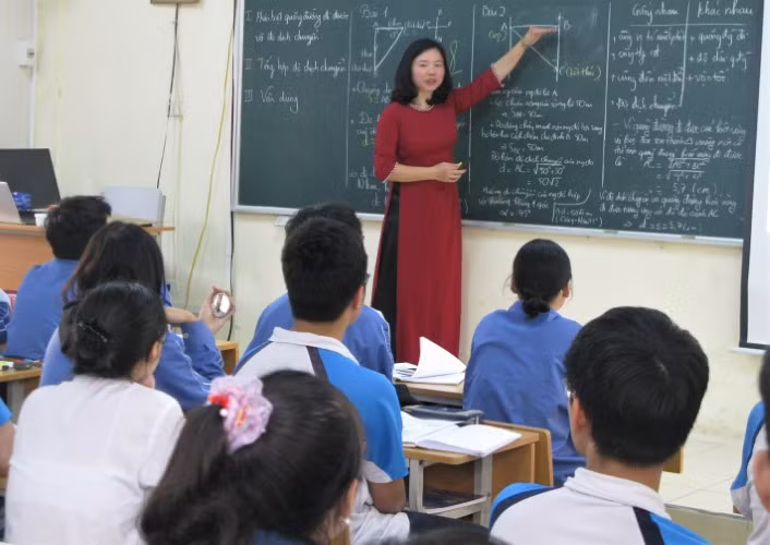 Giờ học của cô và trò Trường THPT Cầu Giấy (Hà Nội).