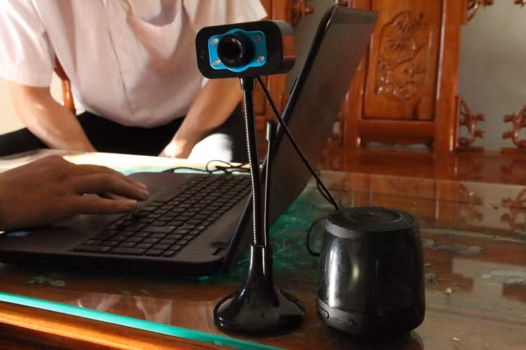 Hệ thống giám sát đeo khẩu trang của hai nam sinh Kon Tum.