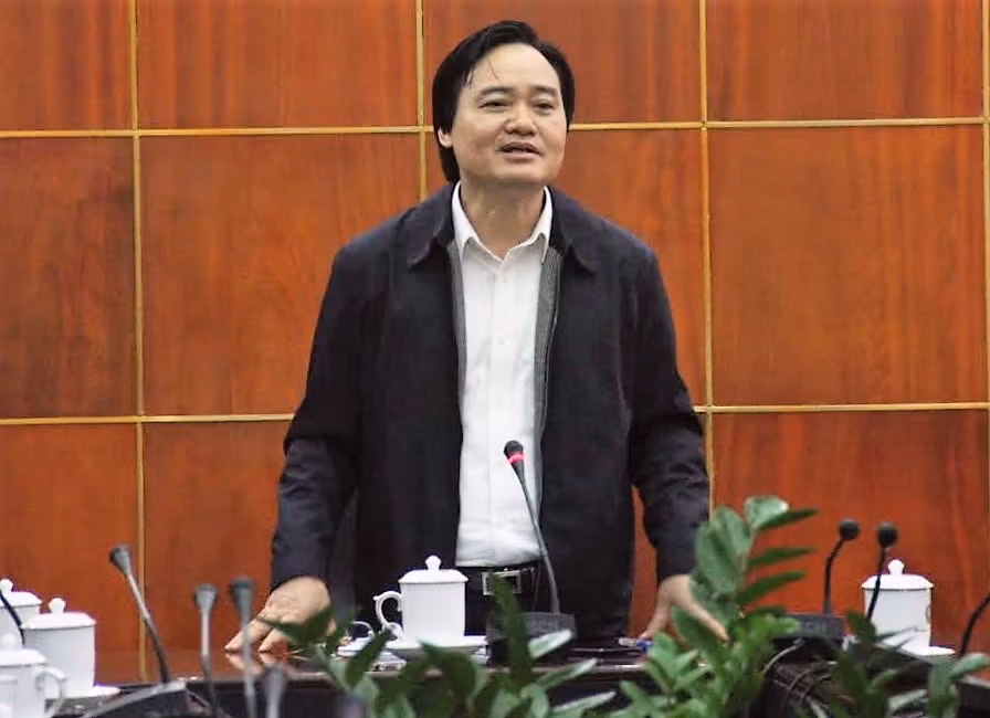 Bộ trưởng Bộ GD&ĐT Phùng Xuân Nha phát biểu chỉ đạo