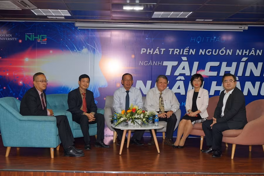 Các diễn giả khách mời trong phần thảo luận tại hội thảo