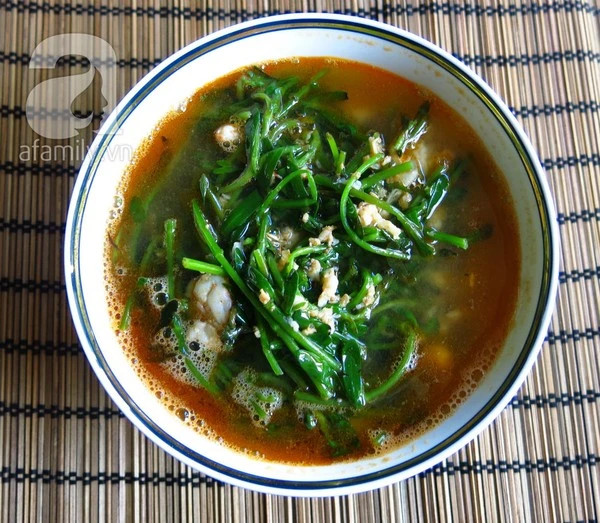 Dân dã canh rau đắng nấu tôm