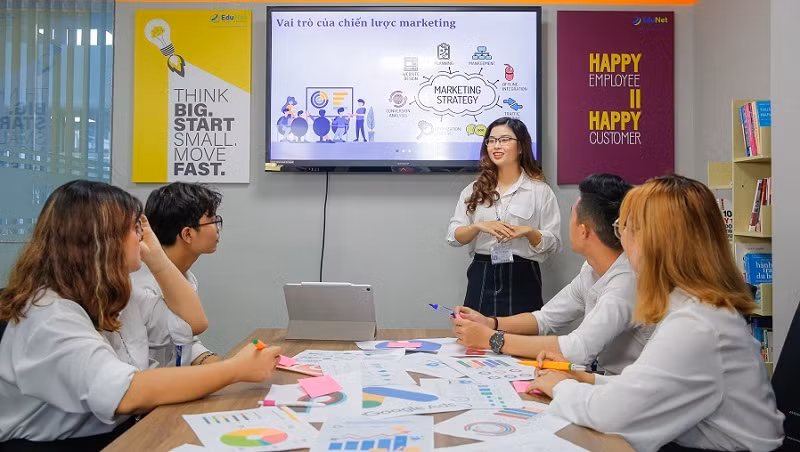 Sinh viên Trường ĐH Công nghệ TPHCM trong một giờ học.