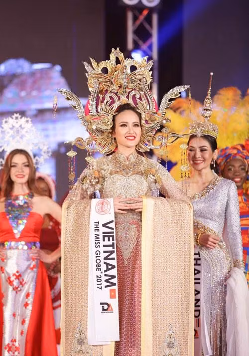 Khánh Ngân - Hoa hậu Hoàn cầu thế giới 2017.