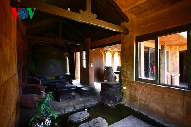 Ngôi nhà đất đỏ độc đáo duy nhất ở Việt Nam