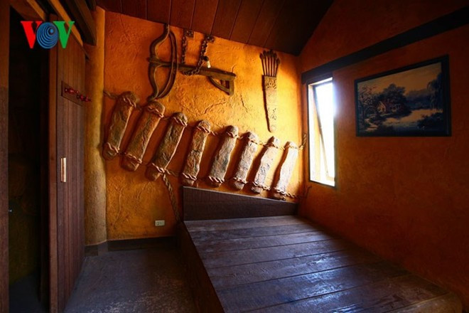 Ngôi nhà đất đỏ độc đáo duy nhất ở Việt Nam