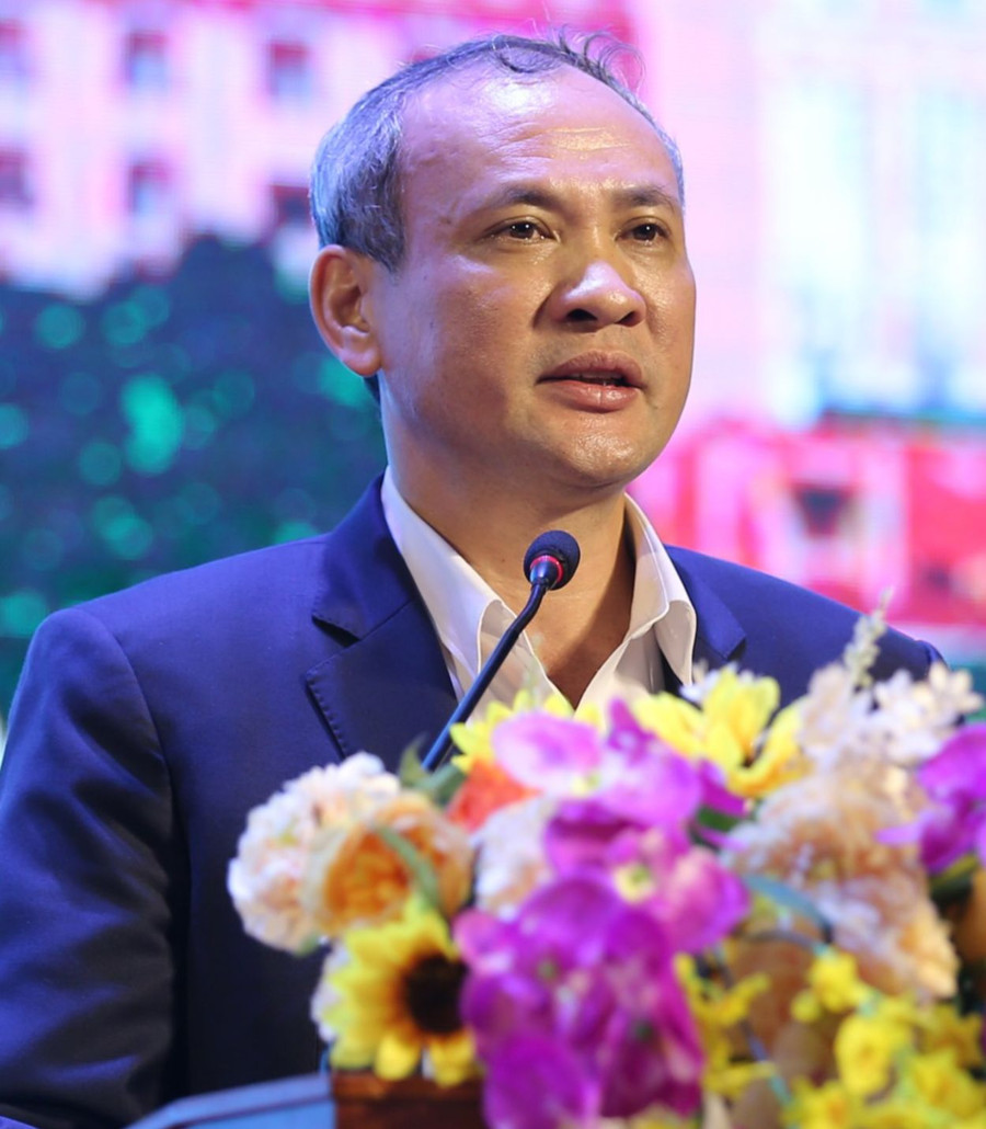 GS Nguyễn Trung Việt. GS Nguyễn Trung Việt.