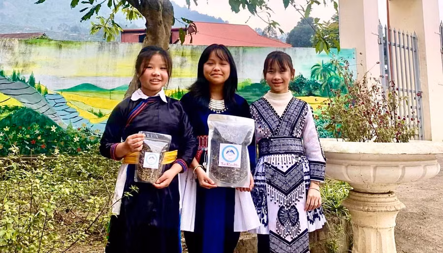 Nhóm học sinh Trường PTDTBT TH&amp;THCS Bản Liền, Lào Cai.