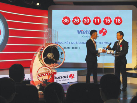 Người nước ngoài trúng số Vietlott có được nhận thưởng? - Ảnh 1 Nguoi nuoc ngoai trung so Vietlott co duoc nhan thuong? - Anh 1