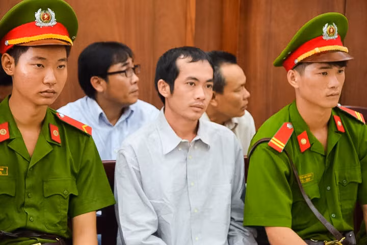 Vụ công an dùng nhục hình: "Tôi khó trả lời vì là nghiệp vụ"