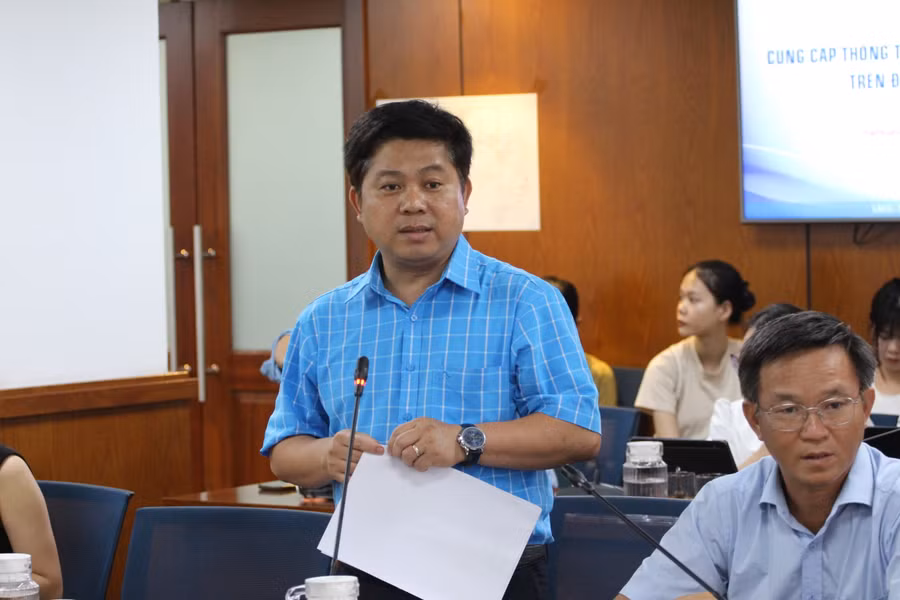 Ông Hồ Tấn Minh - Chánh Văn phòng Sở GD&amp;ĐT TPHCM tại buổi họp báo, chiều 6/6. (Ảnh: Thành Nhân)