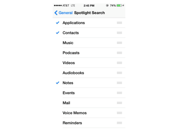 Tiết kiệm pin với Spotlight Search: Spotlight là một tính năng hay trên iOS, cho phép tìm kiếm nhanh bất cứ nội dung gì trên iPhone, iPad. Cũng do đó, tính năng này phải liên tục tìm kiếm thông tin mới trên thiết bị iOS của bạn. Để tiết kiệm pin, người dùng truy cập Settings > General > Spotlight, bỏ dấu tick trên các ứng dụng không cần thiết cho việc tìm kiếm. 11 thủ thuật không phải ai cũng biết trên iPhone
