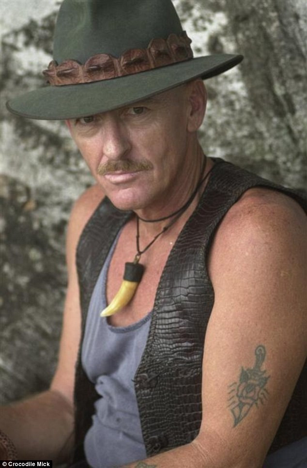 Công việc nguy hiểm của thợ săn sát thủ đầm lầy