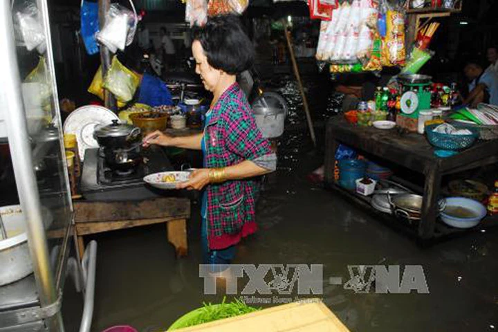 Triều cường tại TP Hồ Chí Minh vượt báo động 3