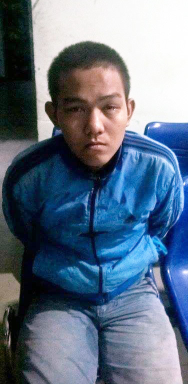 Bat giu hai ke cuop sau 10km truy duoi - Anh 1