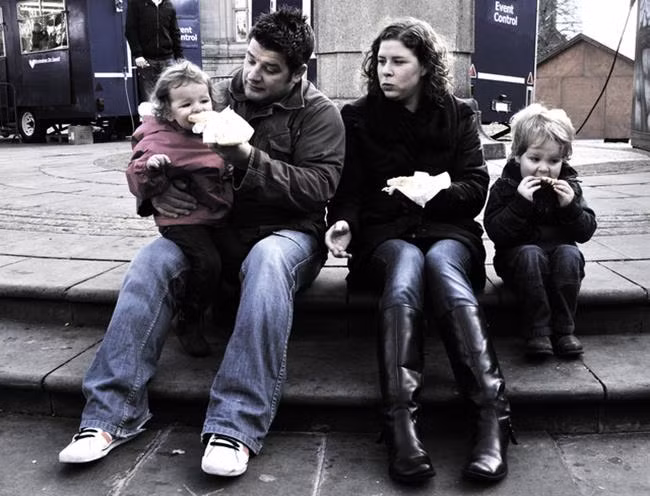 Bố mẹ Việt Nam đừng cố nuôi con hoàn hảo, hãy học cách thức dạy con này của người Đức! ảnh 1