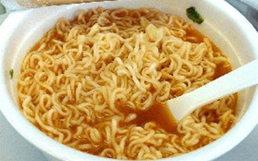 Co the se nhu the nao neu thuong xuyen an mi tom ban biet khong?