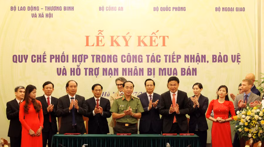 4 Bộ ngành đã ký kết thống nhất Quy chế phối hợp trong công tác tiếp nhận, bảo vệ và hỗ trợ nạn nhân bị mua bán người.