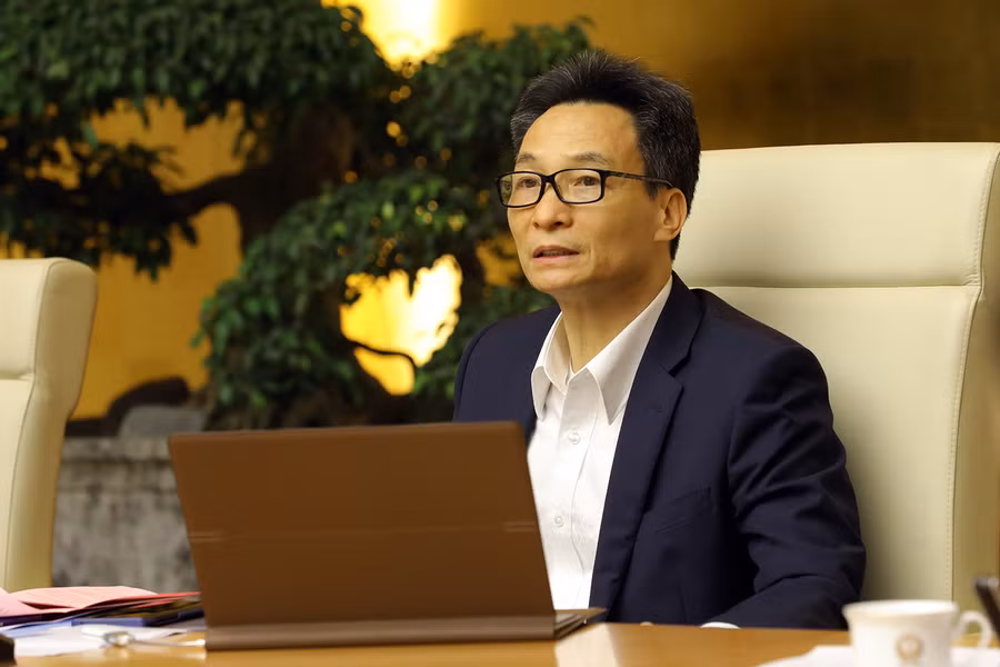 Phó Thủ tướng Vũ Đức Đam: Tranh thủ tối đa công nghệ xét nghiệm mới, có các giải pháp tổng hợp để lập “lưới” sàng lọc tốt nhất. Ảnh VGP