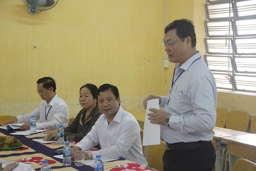 Ông Nguyễn Thanh Tiệp, Giám đốc Sở GD&ĐT Long An báo cáo công tác chấm thi