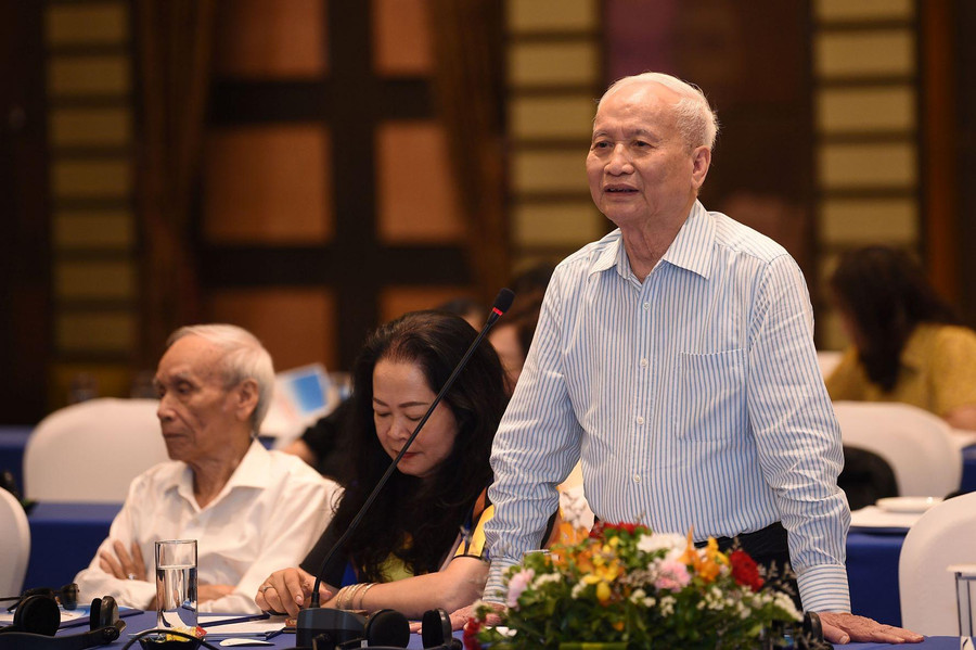 Chuyên gia đóng góp ý kiến xây dựng Chương trình giáo dục mầm non mới. Chuyên gia đóng góp ý kiến xây dựng Chương trình giáo dục mầm non mới.