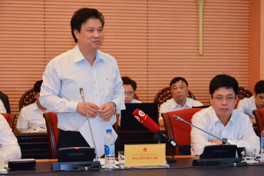 Thứ trưởng Bộ GD&amp;ĐT Nguyễn Hữu Độ phát biểu tại buổi làm việc.