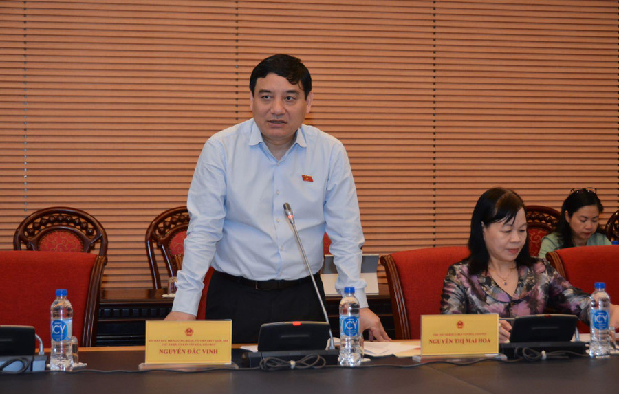 Ông Nguyễn Đắc Vinh, Chủ nhiệm Ủy ban Văn hóa, Giáo dục của Quốc hội phát biểu tại buổi làm việc.