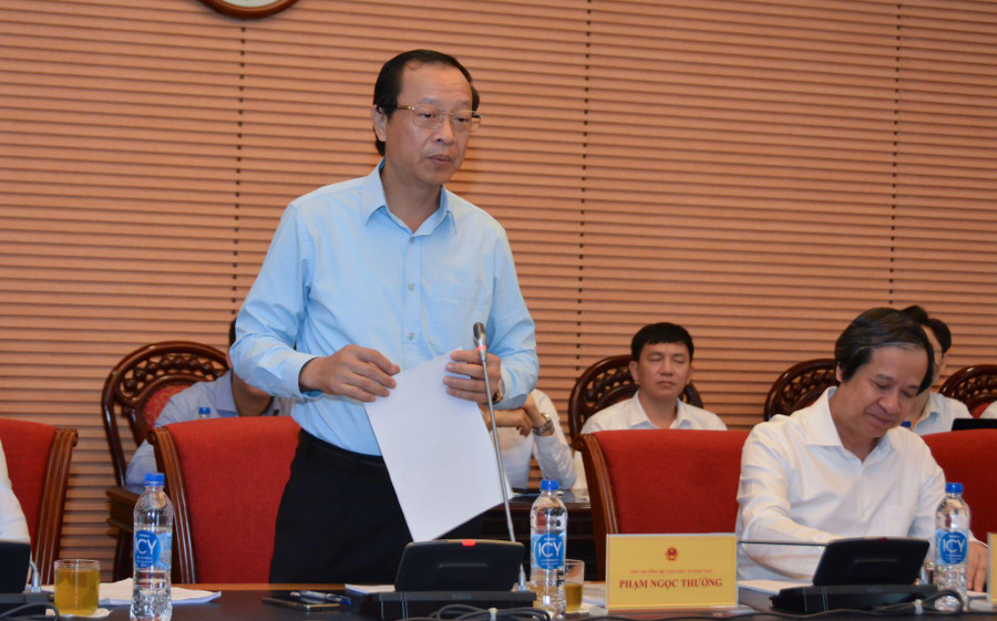 Thứ trưởng Bộ GD&amp;ĐT Phạm Ngọc Thưởng báo cáo kết quả thực hiện nhiệm vụ năm 2022, phương hướng công tác năm 2023; tình hình phân bổ, quản lý và sử dụng ngân sách nhà nước năm 2022 và dự toán ngân sách nhà nước năm 2023 đối với lĩnh vực GD-ĐT.