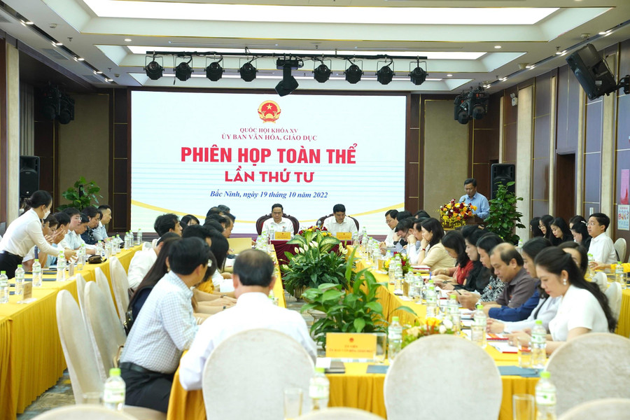 Phiên họp toàn thể lần thứ 4 của Ủy ban Văn hóa, Giáo dục của Quốc hội. Phiên họp toàn thể lần thứ 4 của Ủy ban Văn hóa, Giáo dục của Quốc hội.