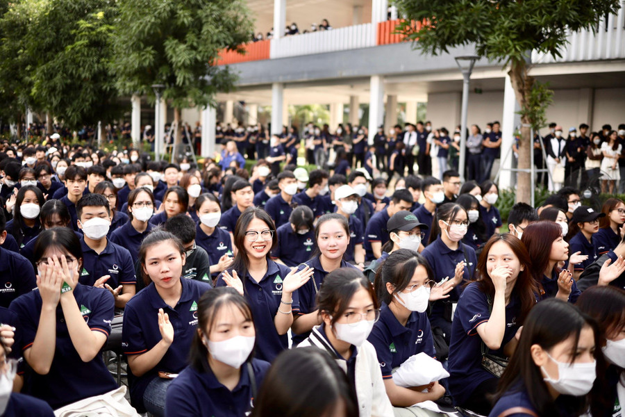 Niềm vui của các tân sinh viên Trường Đại học Phenikaa.