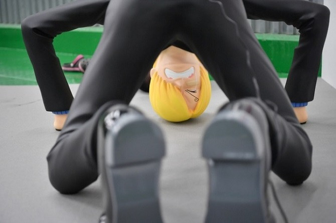 Sạc pin bằng... mông theo phong cách One Piece