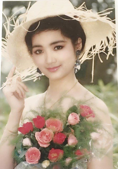 Theo chia sẻ của Giáng My, những bức ảnh này do nhiếp ảnh Đoàn Minh Tuấn thực hiện cách đây 25 năm, khi người đẹp vừa tròn 22 tuổi. Theo chia sẻ của Giáng My, những bức ảnh này do nhiếp ảnh Đoàn Minh Tuấn thực hiện cách đây 25 năm, khi người đẹp vừa tròn 22 tuổi.