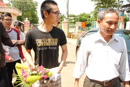 Trả hồ sơ để điều tra lại vụ học sinh bị công an vào trường áp giải đi tù ở Đắk Lắk