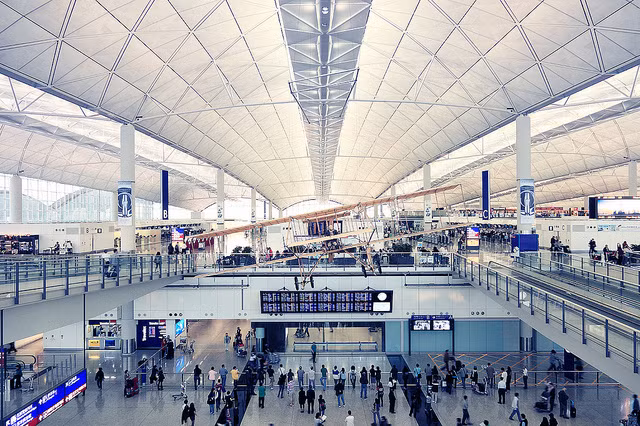  5. Sân bay quốc tế Hong Kong (Ảnh: magazine.border.co) 