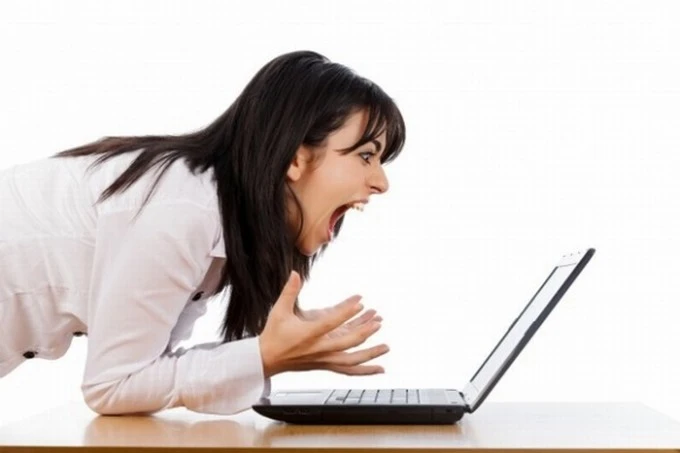Tai hại từ trò đùa nơi công sở trên Facebook