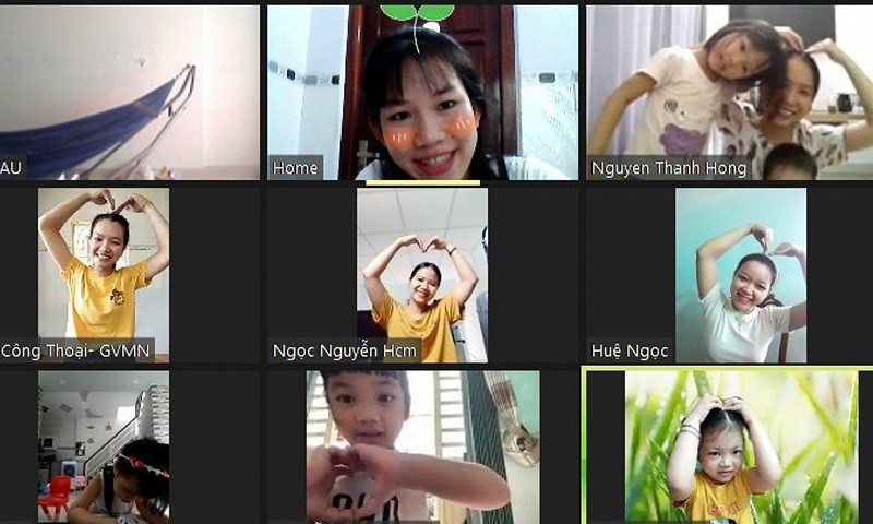 Một buổi kết nối online giữa giáo viên, phụ huynh và học sinh của cơ sở Lớp mẫu giáo Sao Biển (Quận 12, TPHCM). Một buổi kết nối online giữa giáo viên, phụ huynh và học sinh của cơ sở Lớp mẫu giáo Sao Biển (Quận 12, TPHCM).