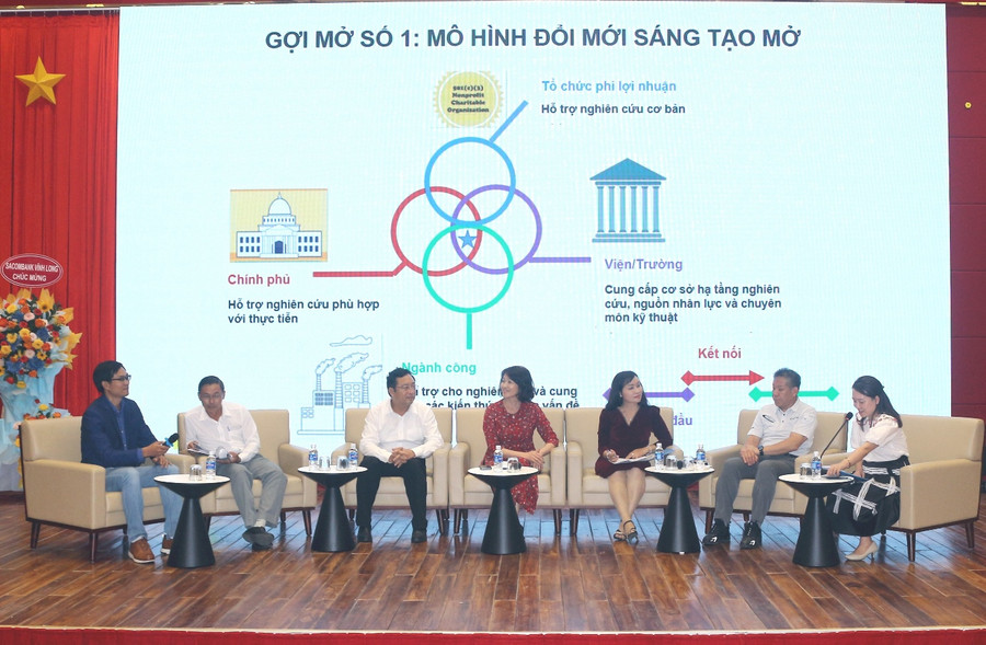 Các diễn giả tham gia thảo luận tại Hội thảo.