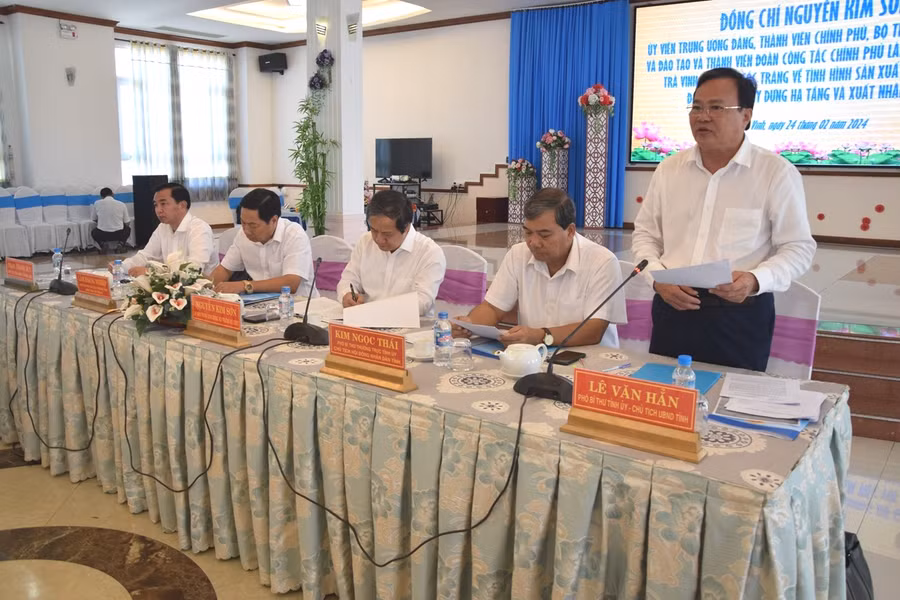 Ông Lê Văn Hẳn, Chủ tịch UBND tỉnh Trà Vinh phát biểu tại buổi làm việc.